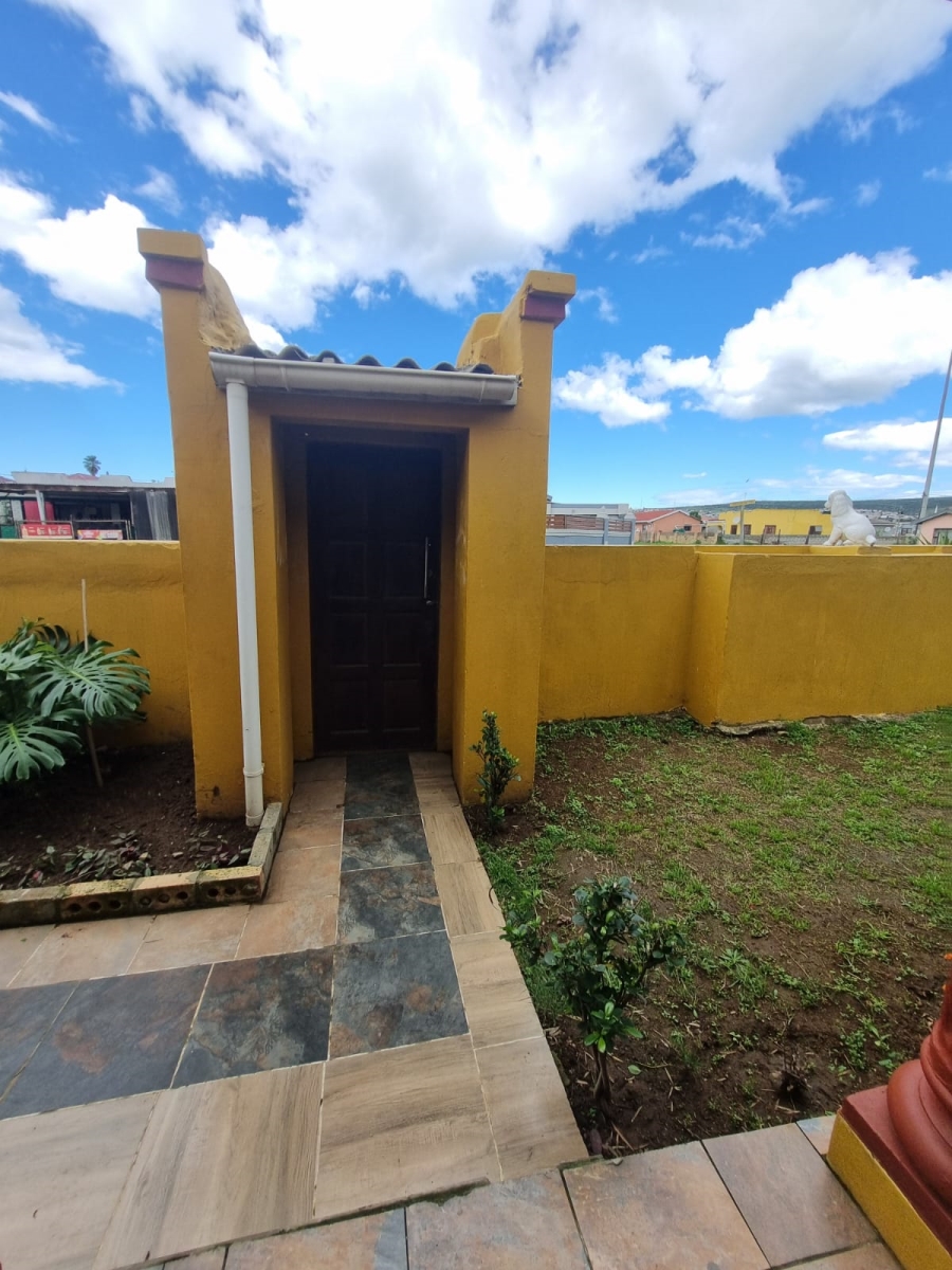 4 Bedroom Property for Sale in Kwa Nobuhle Eastern Cape